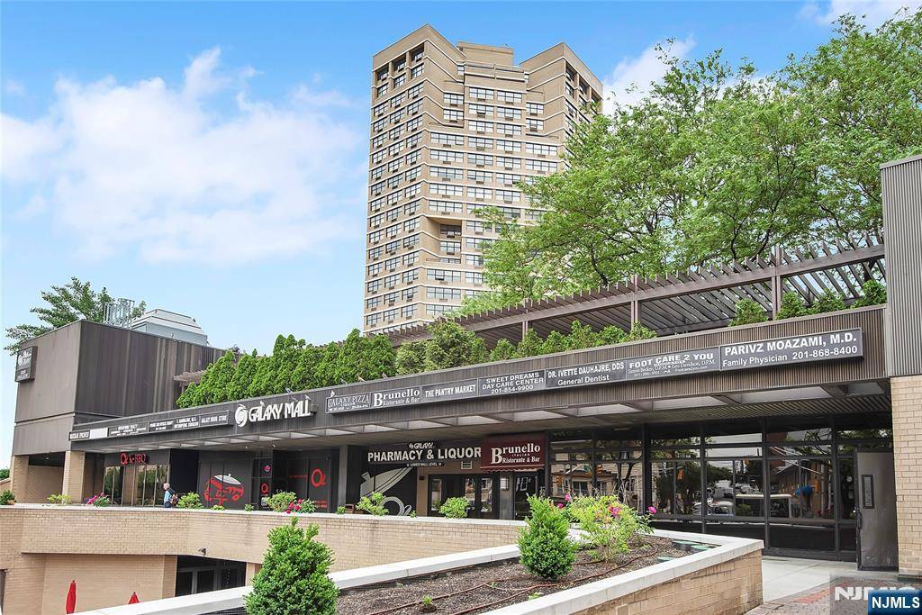 Guttenberg, NJ 07093,7002 JFK Blvd E #6D