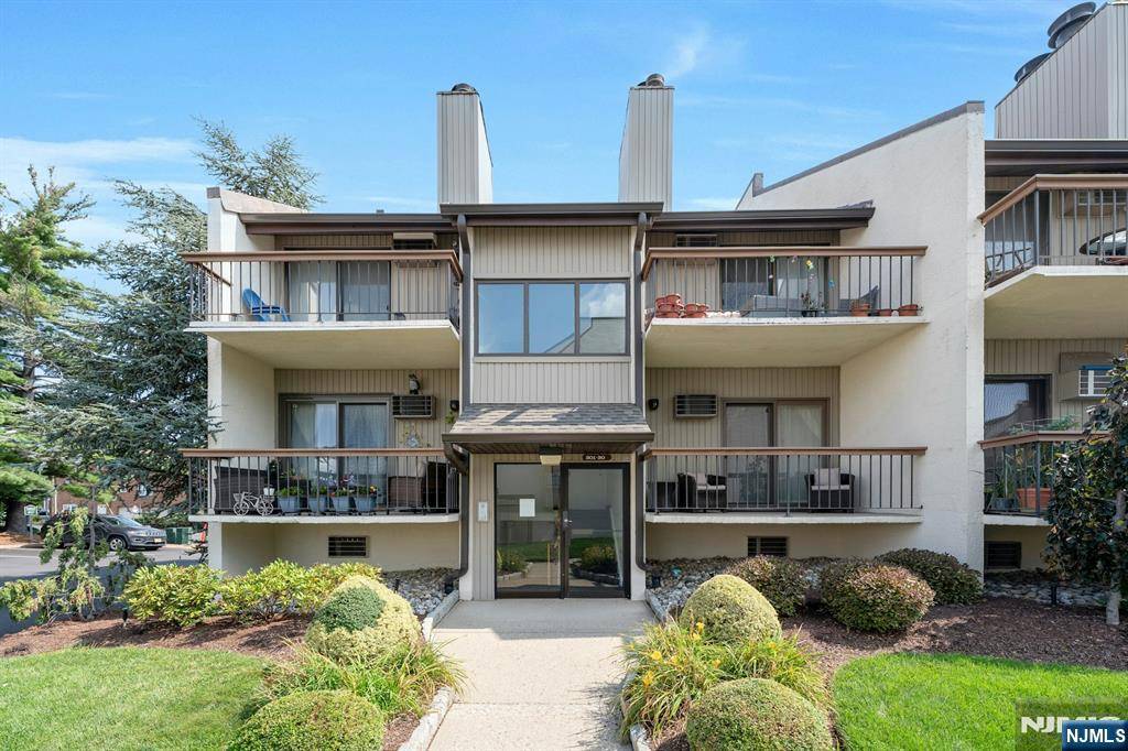 Wood Ridge, NJ 07075,302 Hackensack ST #303