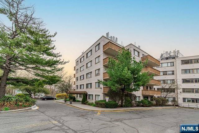 Edgewater, NJ 07020,1375 River RD #3G