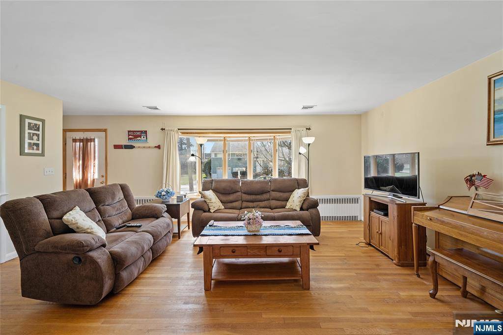 Clifton, NJ 07013,72 Dalewood RD