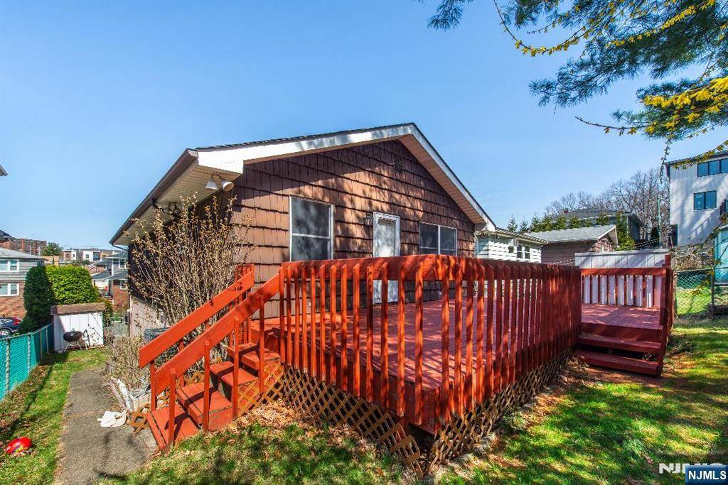 Fort Lee, NJ 07024,1434 13th ST