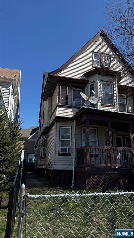 Orange, NJ 07050,209 Park AVE