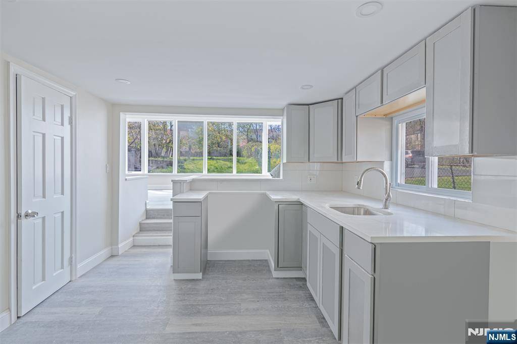 Teaneck, NJ 07666,632 Teaneck RD