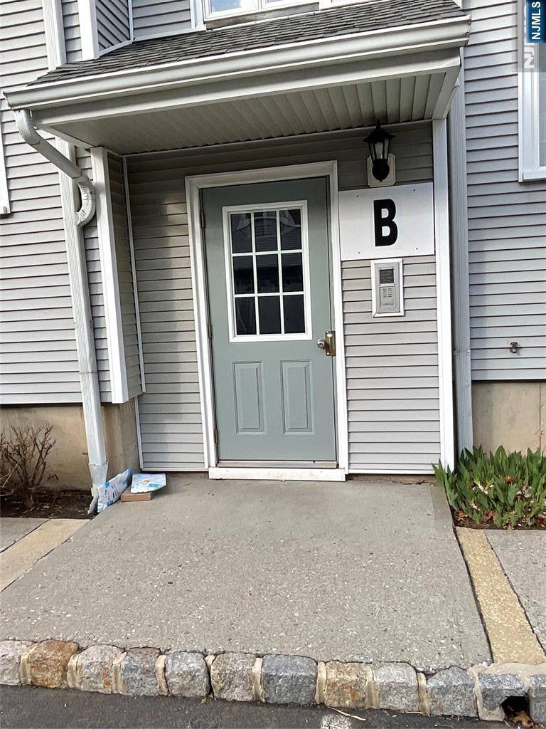Nutley, NJ 07110,108 Passaic AVE #B-19