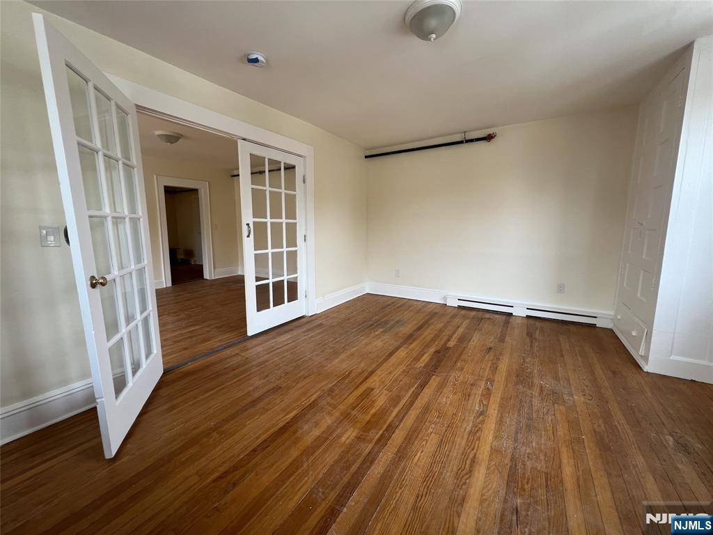 Maywood, NJ 07607,24-30 Pleasant #1 East