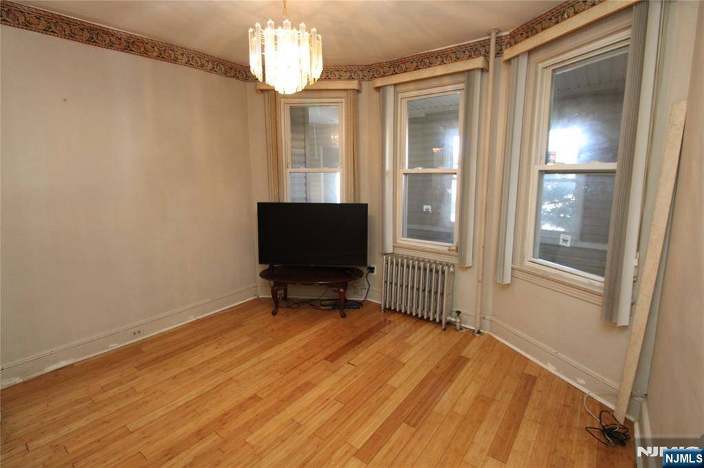 Clifton, NJ 07011,29 E Madison AVE