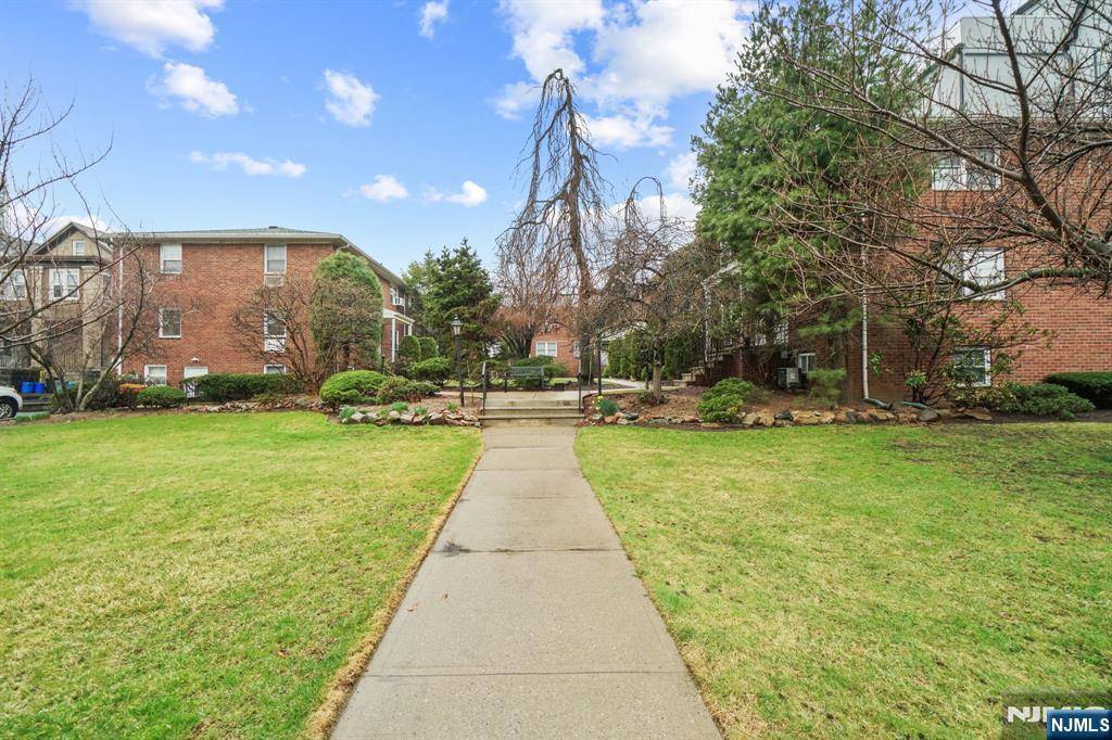 Fort Lee, NJ 07024,234 Columbia AVE #19