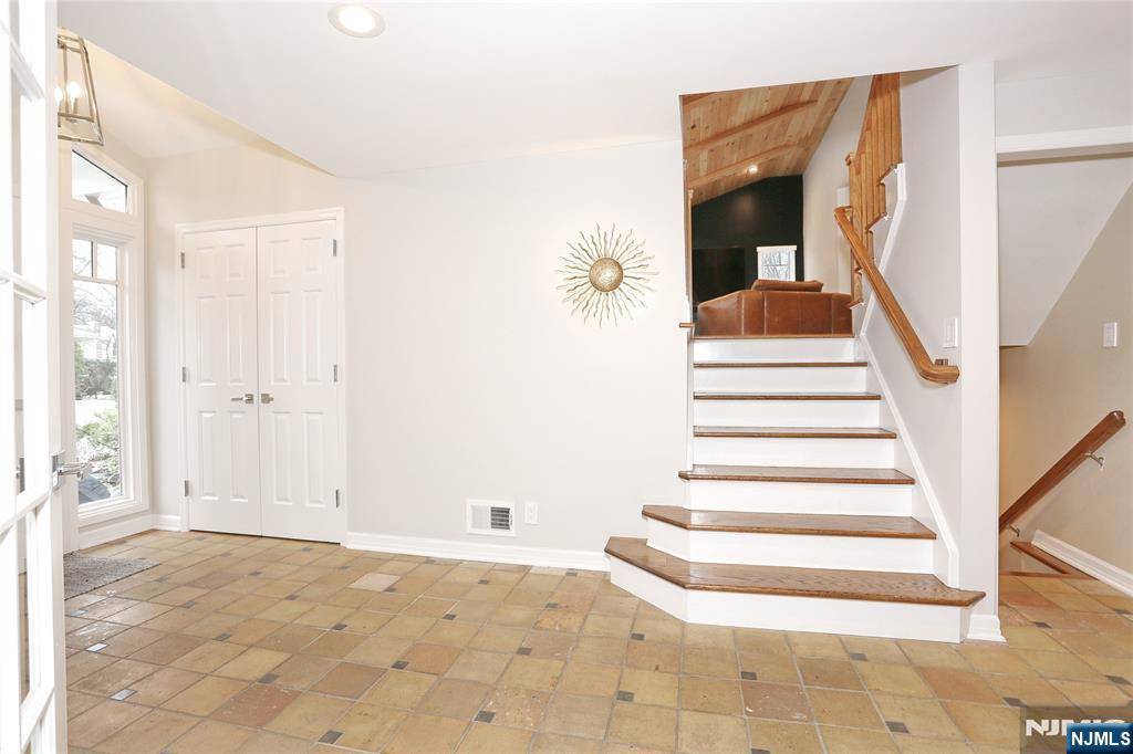 Franklin Lakes, NJ 07417,497 Island WAY