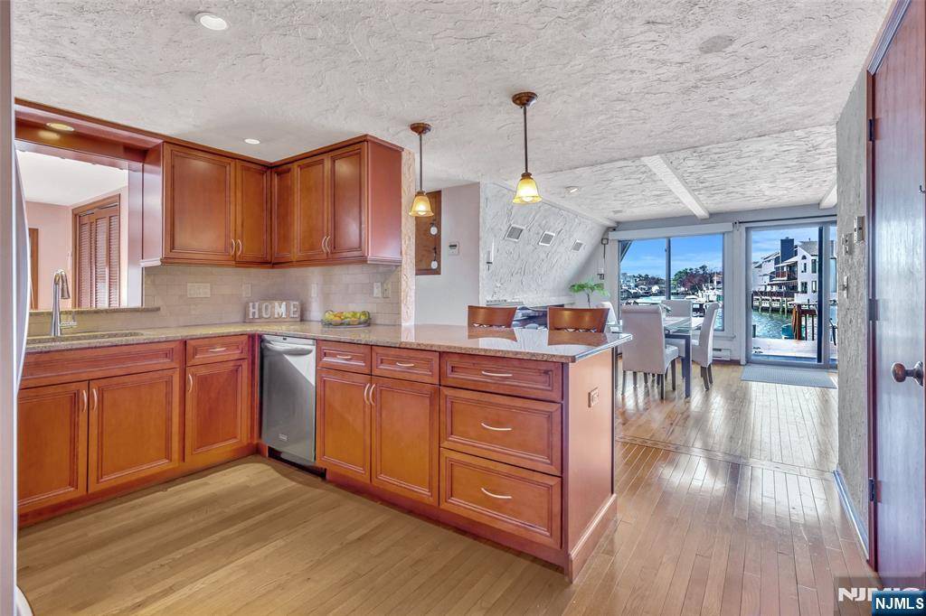 Brick, NJ 08723,148 Royal DR