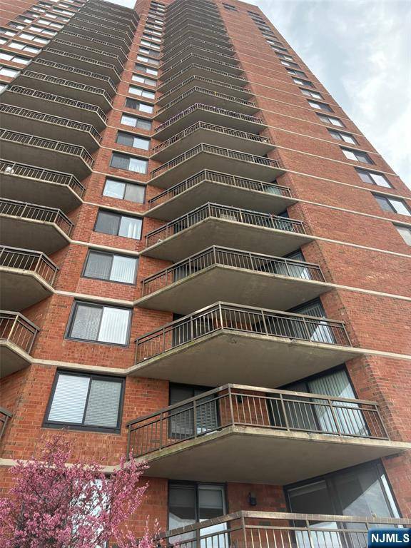 Secaucus, NJ 07094,234 Harmon Cove Tower