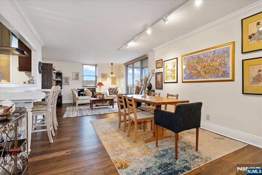 Montclair, NJ 07043,530 Valley #7E
