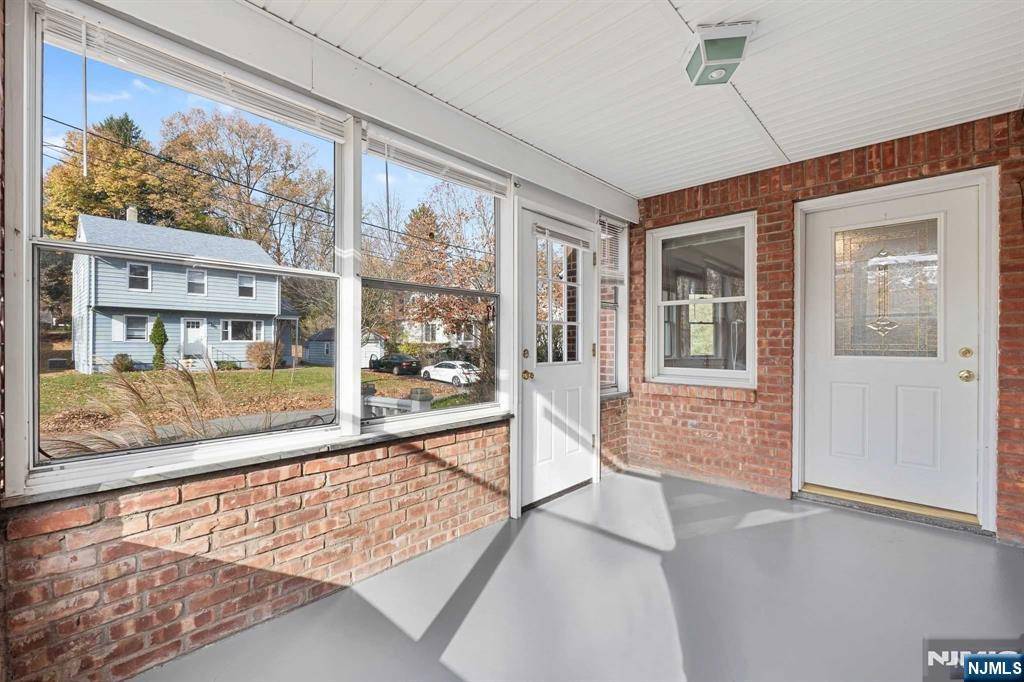 Closter, NJ 07624,47-49 Fairview AVE #1