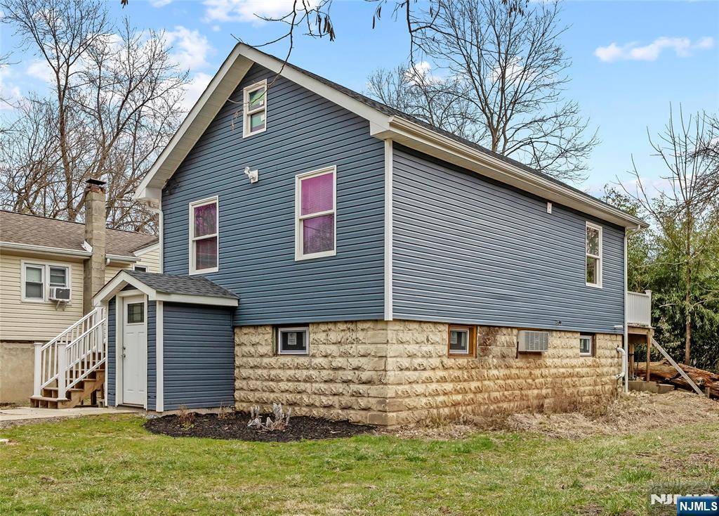 Wayne, NJ 07470,177 Riverlawn DR