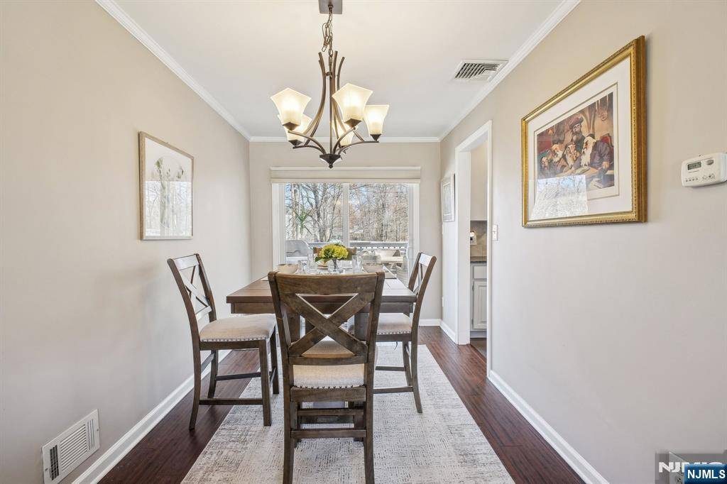Livingston, NJ 07039,29 E Cedar ST