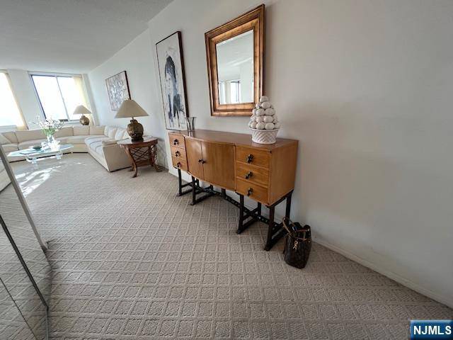 Cliffside Park, NJ 07010,300 Winston DR #809