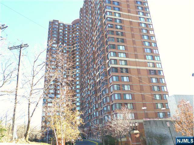 Fort Lee, NJ 07024,100 Old Palisade RD #3616