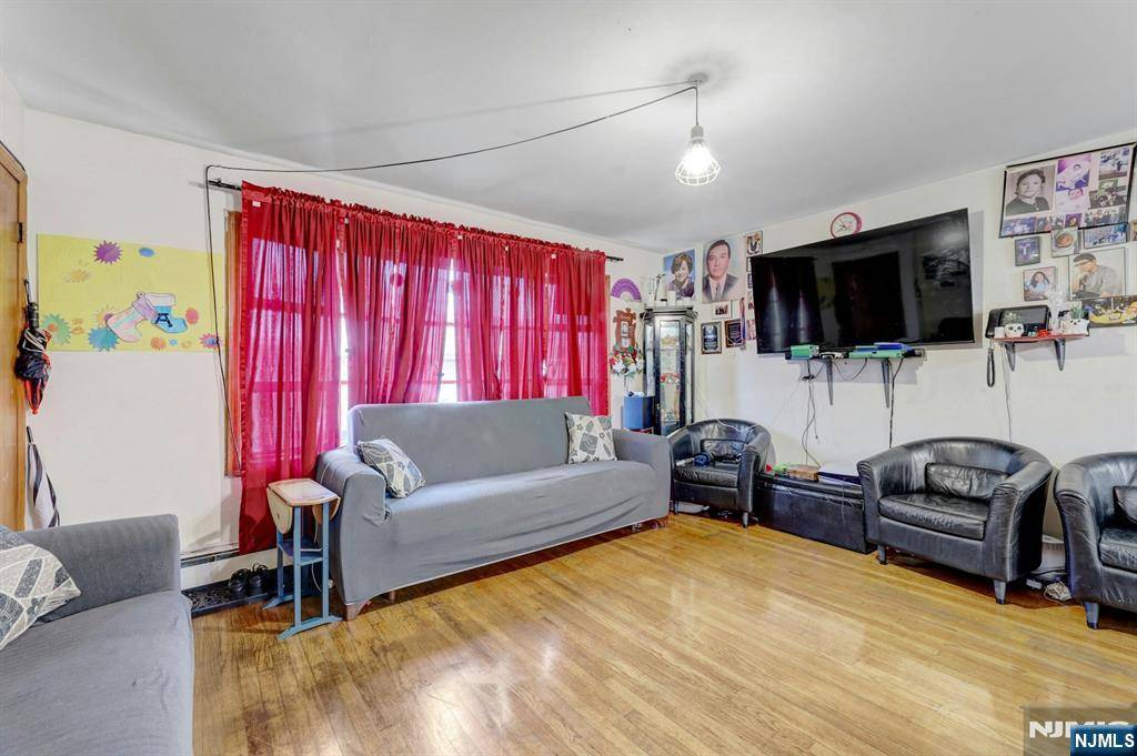 Harrison, NJ 07029,225 Cleveland AVE