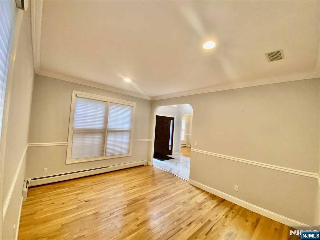 Demarest, NJ 07627,19 Laurel RD
