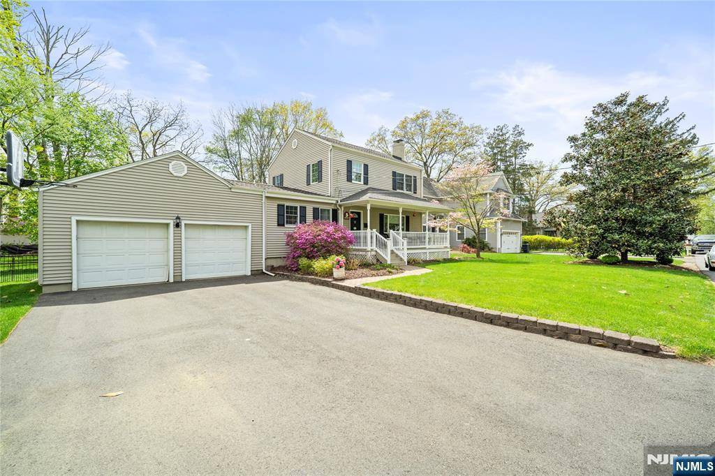 Waldwick, NJ 07463,12 Sherman AVE