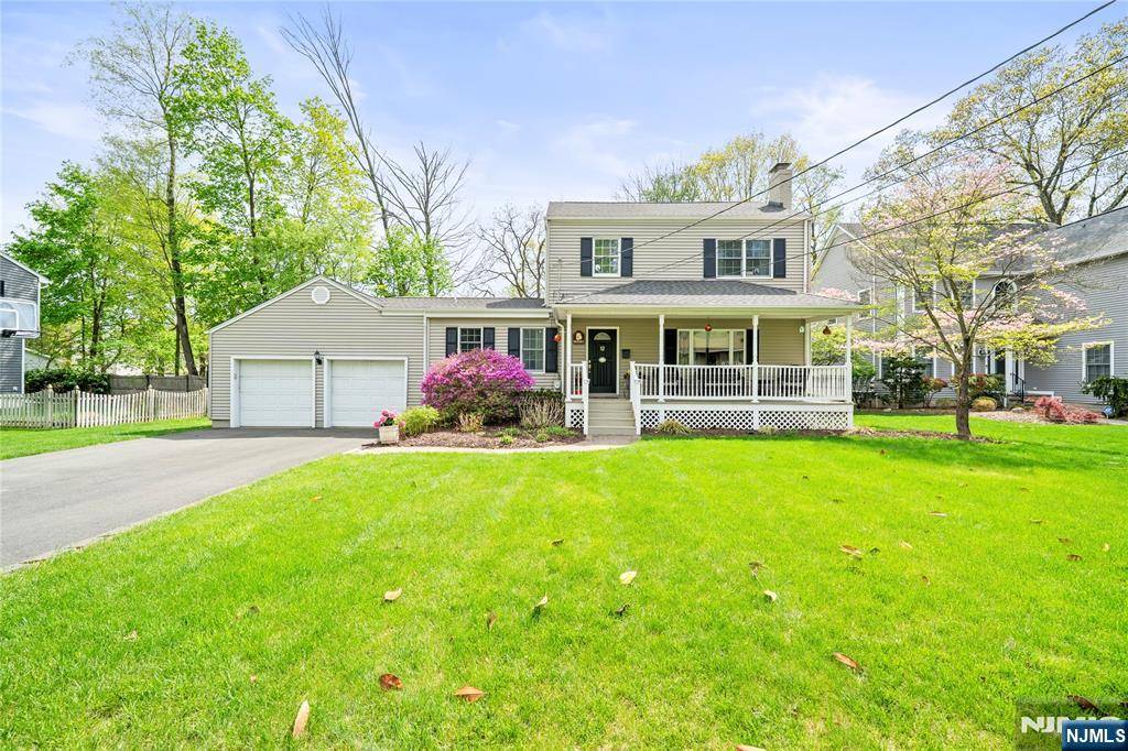 Waldwick, NJ 07463,12 Sherman AVE