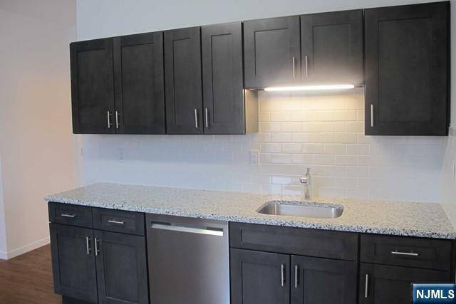 Glen Rock, NJ 07452,189 Rock RD #3