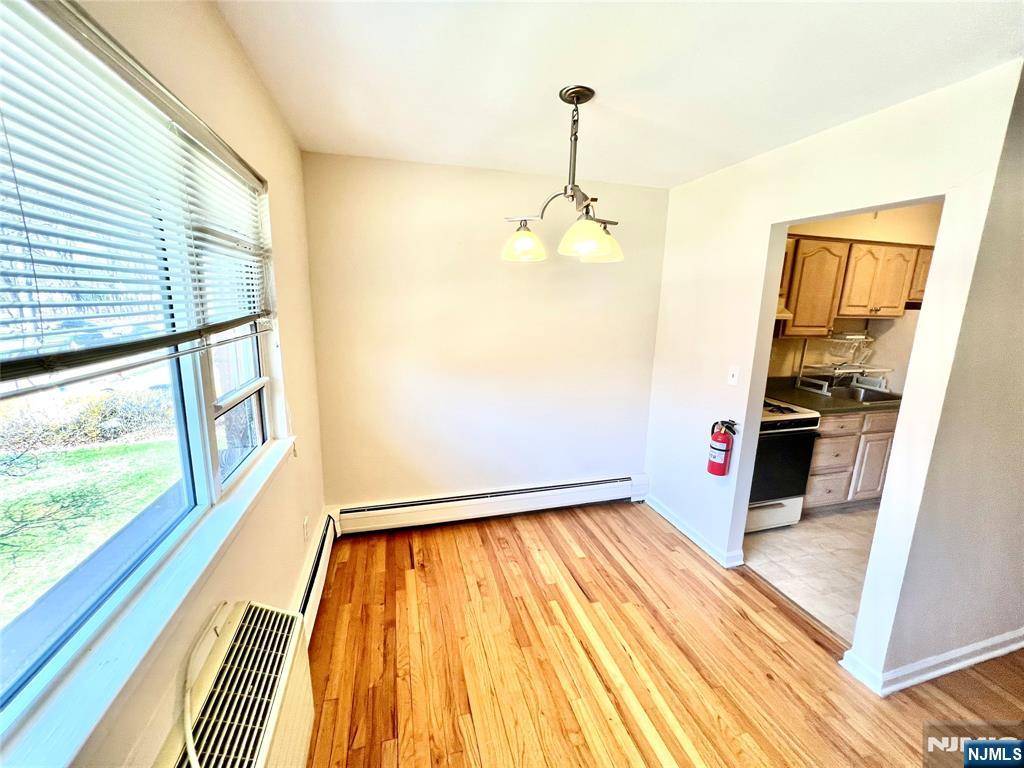 Ramsey, NJ 07446,406 Washington DR