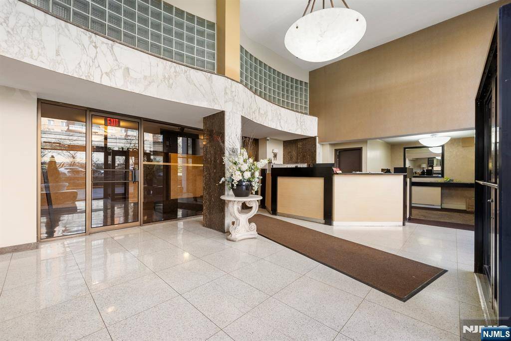 Hackensack, NJ 07601,150 Overlook AVE #14F
