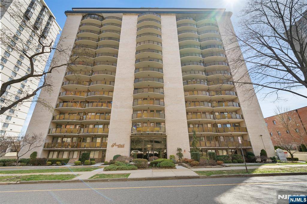 Hackensack, NJ 07601,150 Overlook AVE #14F