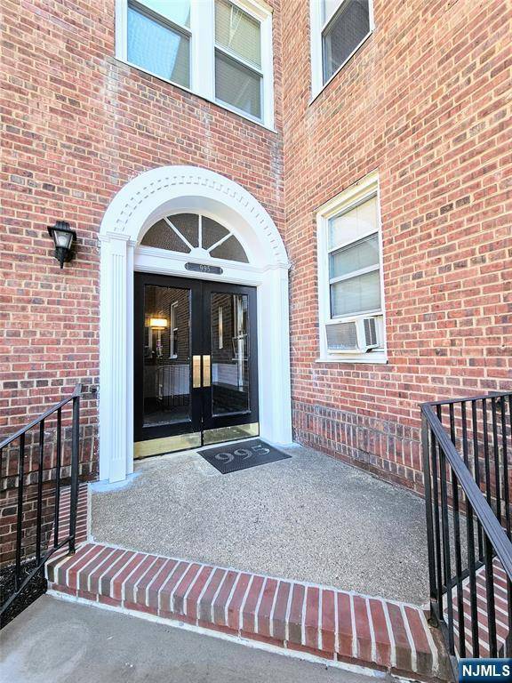 Teaneck, NJ 07666,975-995 Teaneck #1M