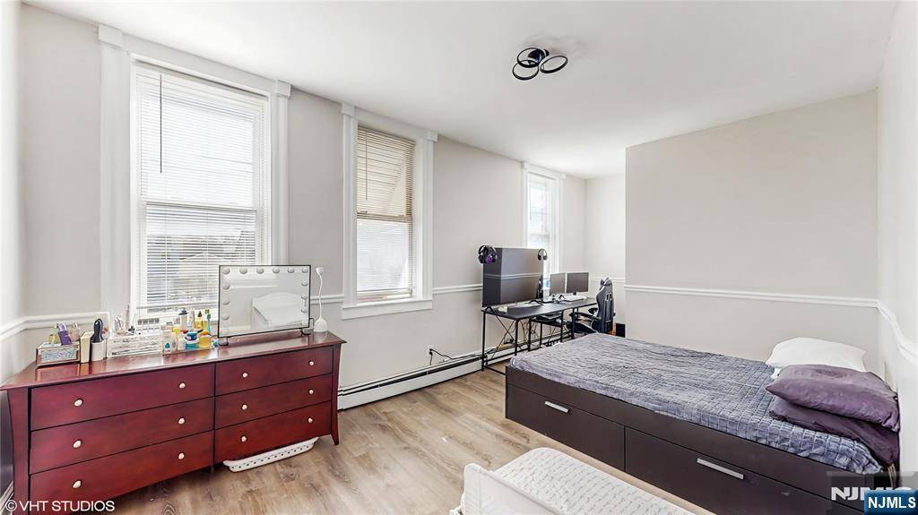 Belleville, NJ 07109,61 Heckel ST