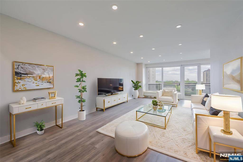 Fort Lee, NJ 07024,2077 Center AVE #11C