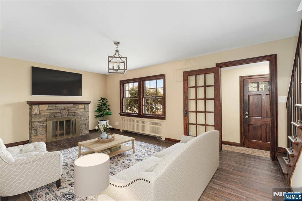 Roselle Park, NJ 07204,434 Elinor