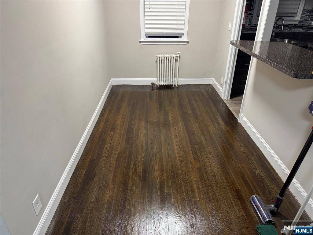 Englewood, NJ 07631,90 Ivy LN
