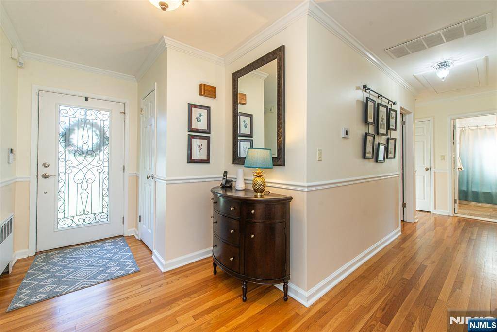 North Caldwell, NJ 07006,39 White Oak DR