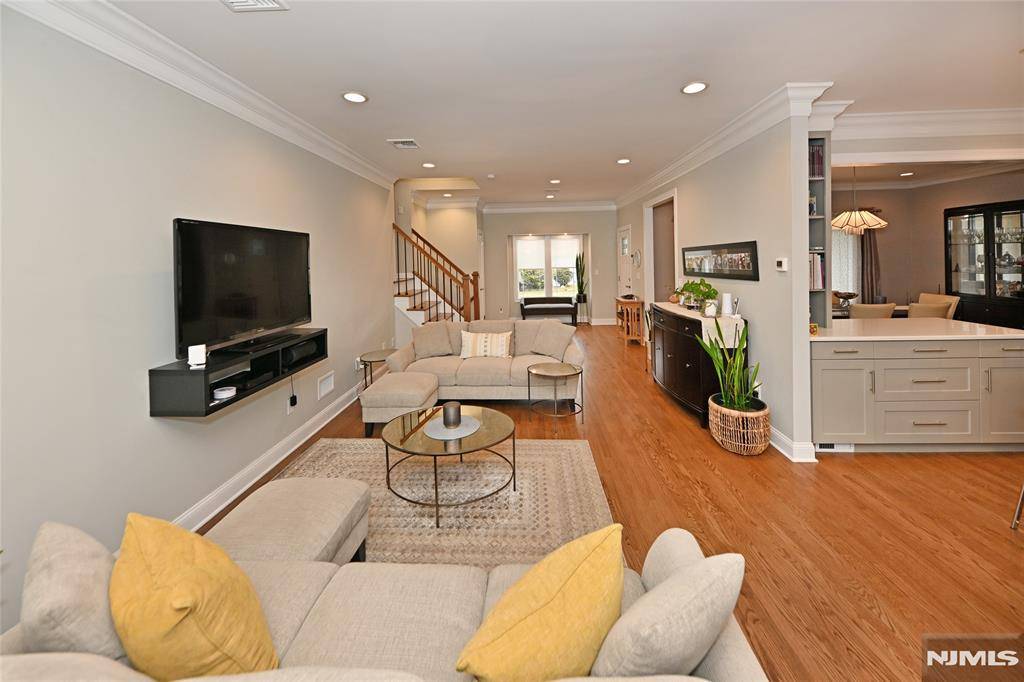Emerson, NJ 07630,25 Lexington AVE