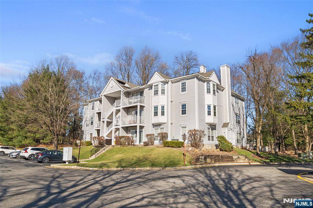 Mahwah, NJ 07430,714 Juniper WAY