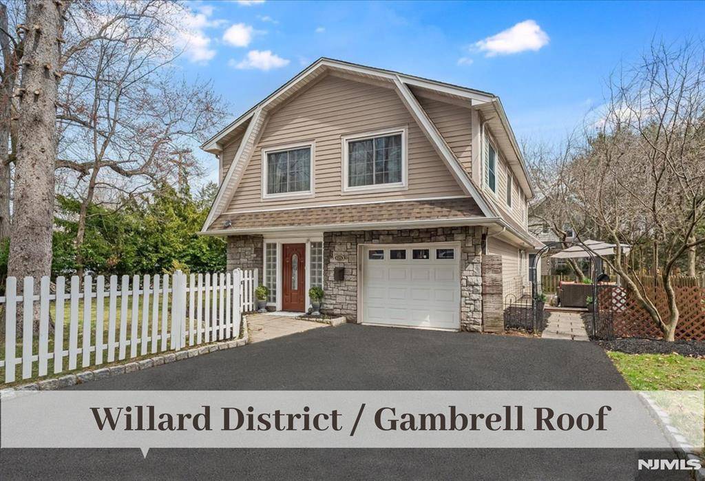 Ridgewood, NJ 07450,625 Barnett PL