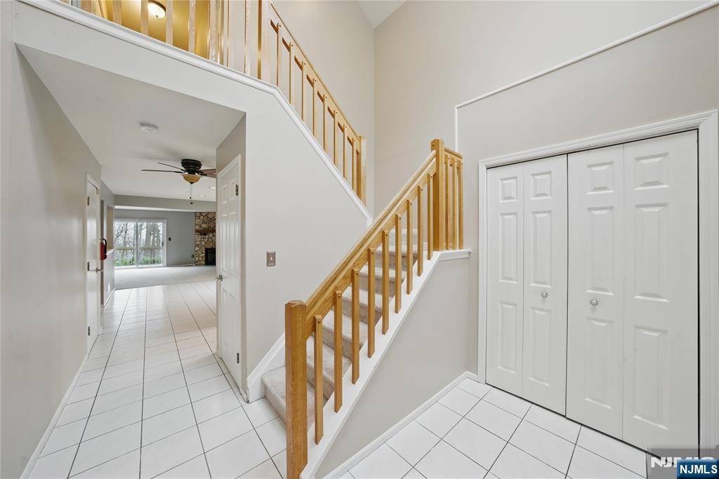 Morris Plains Borough, NJ 07950,43 Edgefield DR