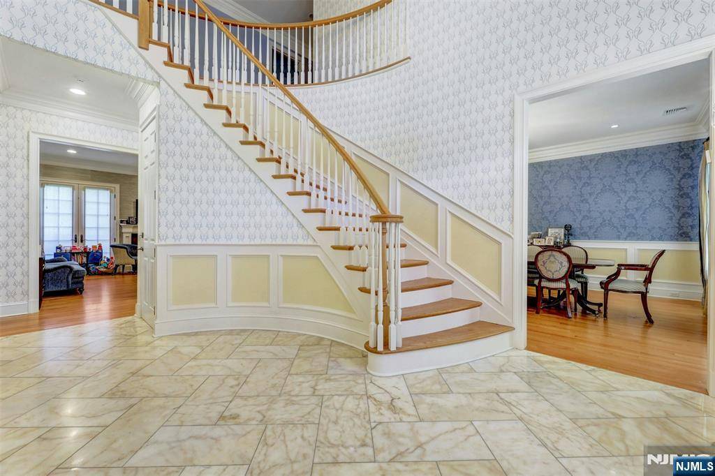Teaneck, NJ 07666,321 Rutland AVE