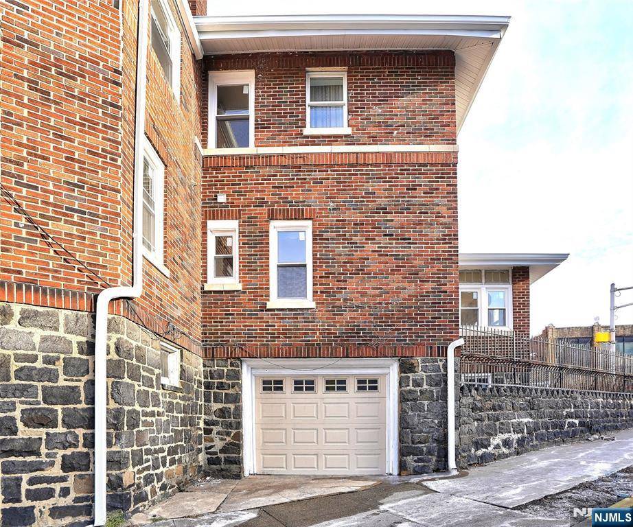 North Bergen, NJ 07047,4301 John F Kennedy