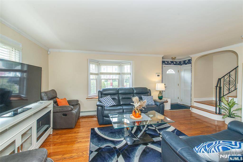 Nutley, NJ 07110,2 Povershon RD