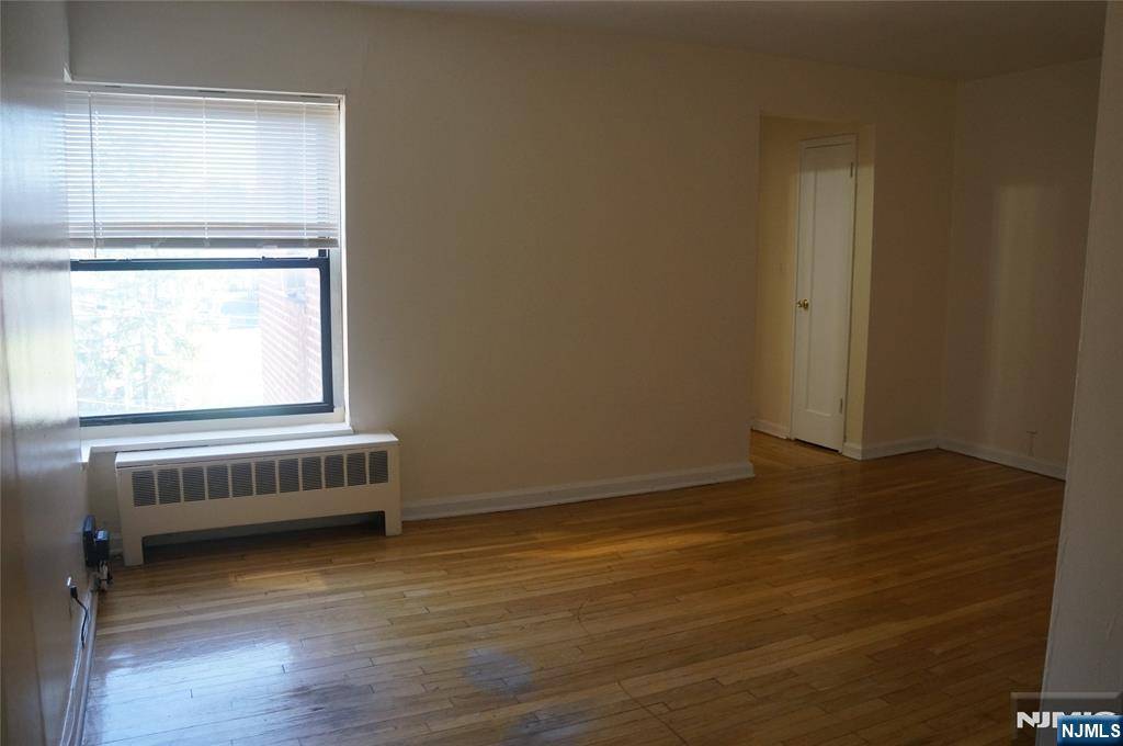 Fort Lee, NJ 07024,2339 Hudson TER #D2