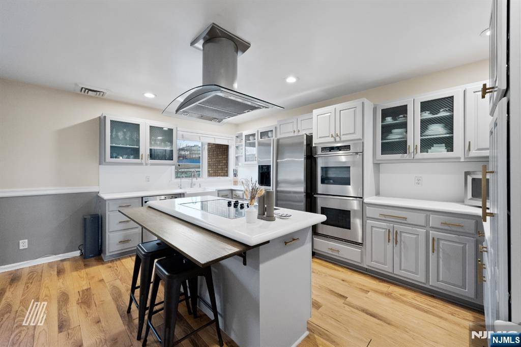 Cliffside Park, NJ 07010,300 Gorge RD #8