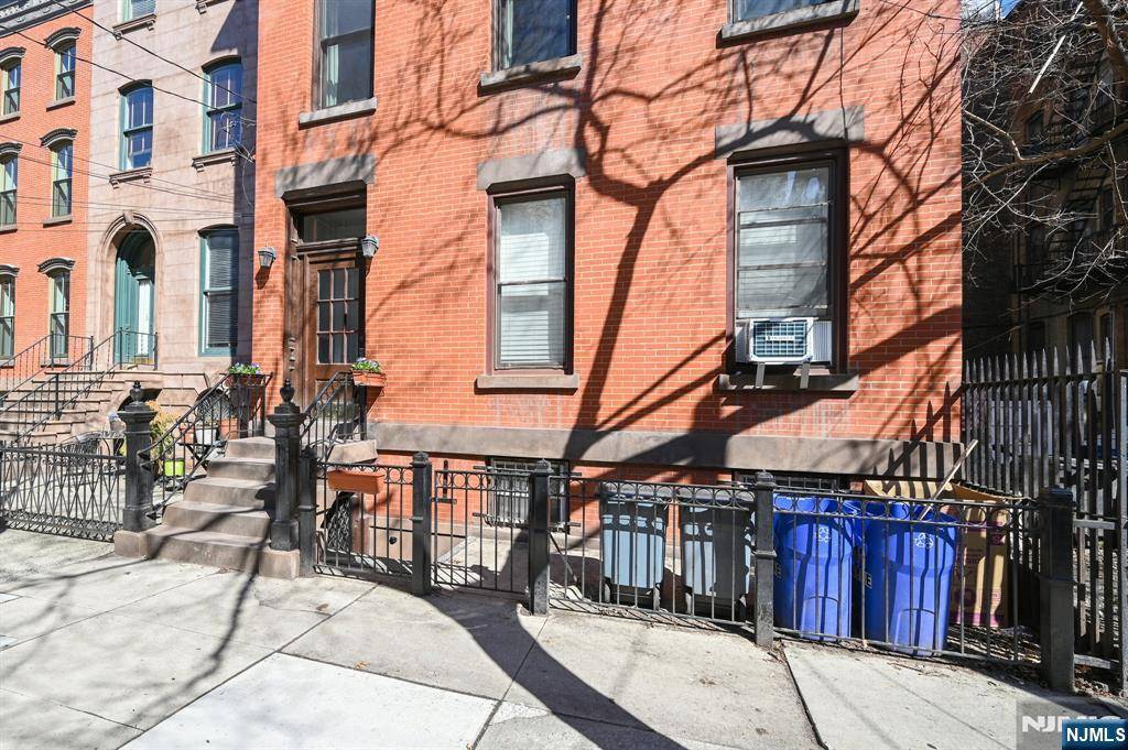 Jersey City, NJ 07302,112 Wayne ST #2