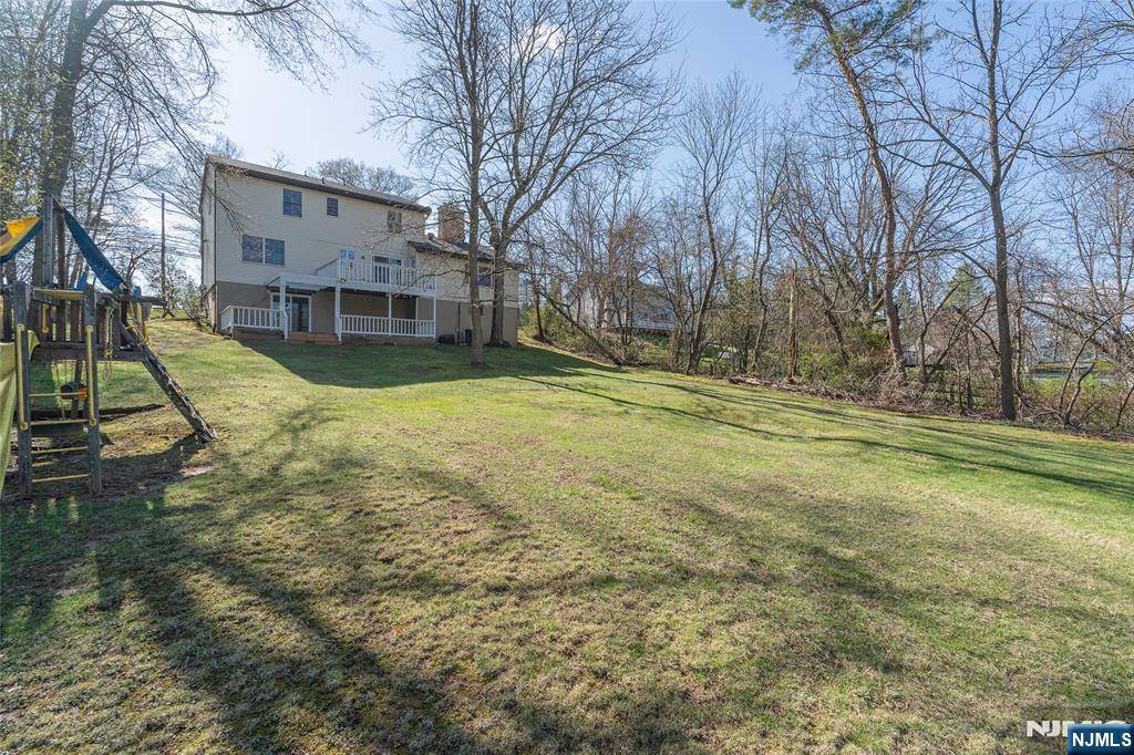 Roseland, NJ 07068,187 Passaic AVE