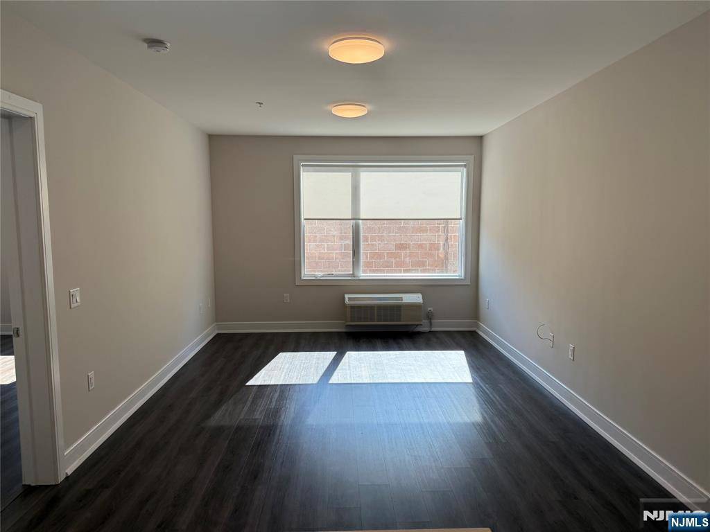 Fort Lee, NJ 07024,470 Main ST #607