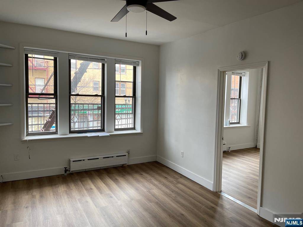 West New York, NJ 07093,6314 Park AVE #3F