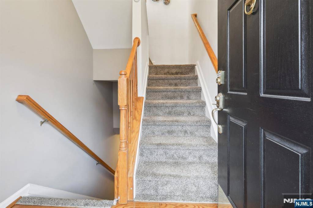 West New York, NJ 07093,333 Oswego CT #333