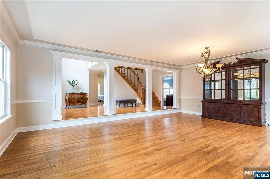 Woodcliff Lake, NJ 07677,16 Reeds LN