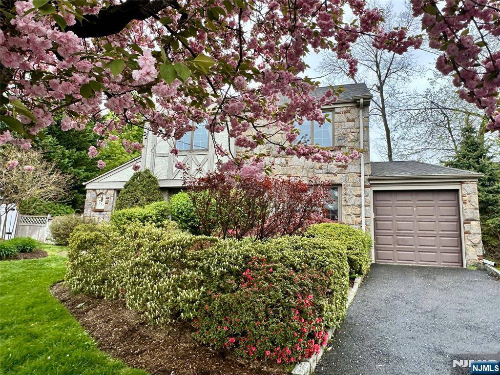 River Edge, NJ 07661,591 Clarendon CT